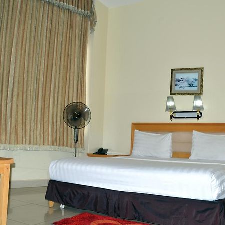 קיגאלי Civitas Hotel מראה חיצוני תמונה