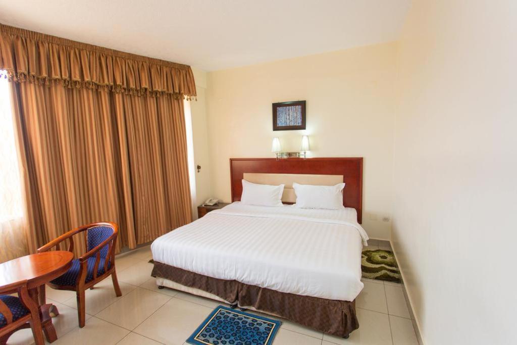 קיגאלי Civitas Hotel מראה חיצוני תמונה